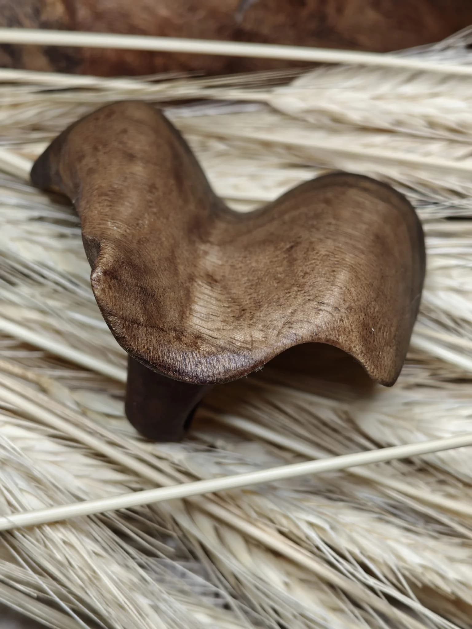 Inel sculptural lemn