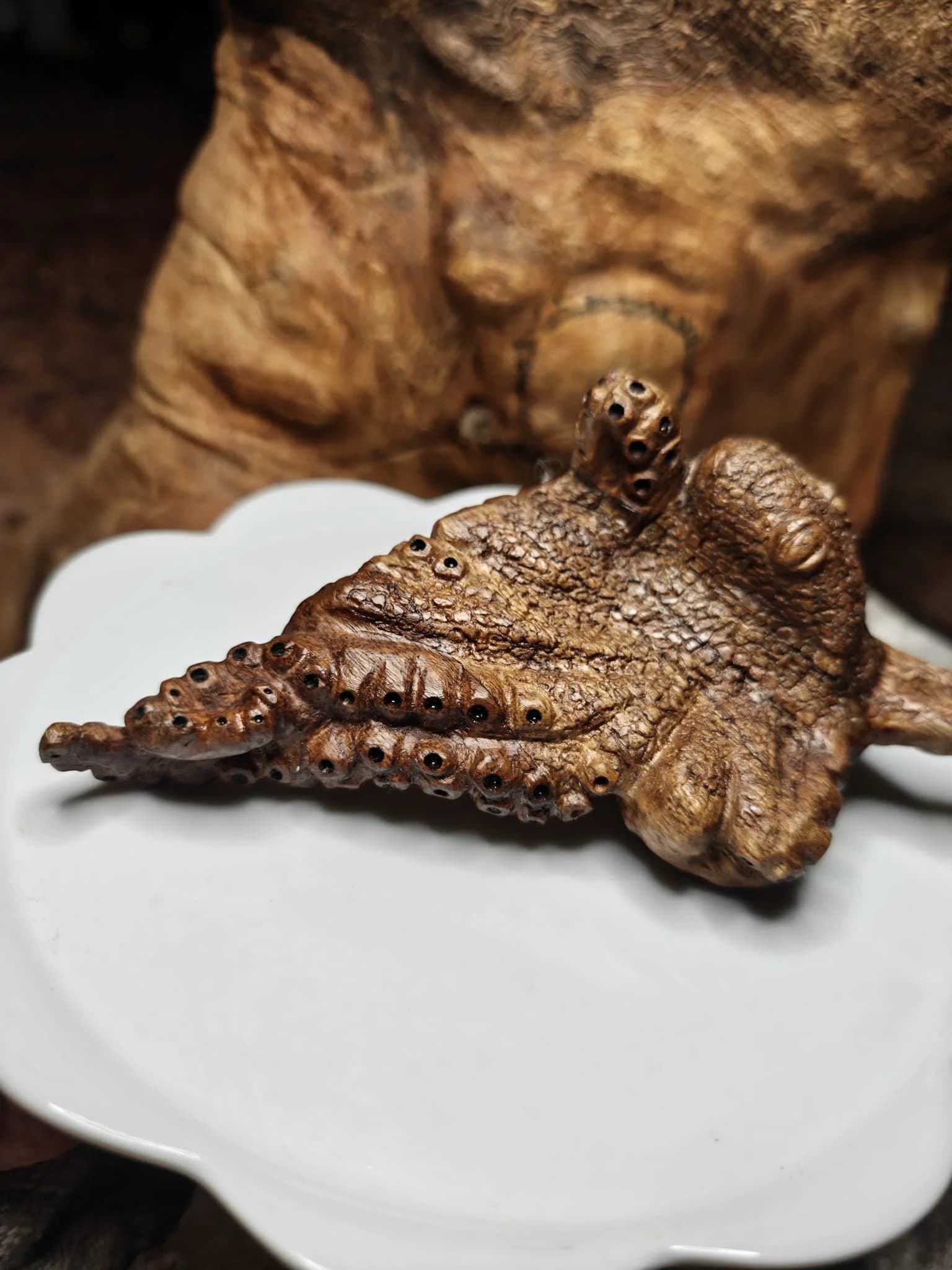 Inel sculptural nuc