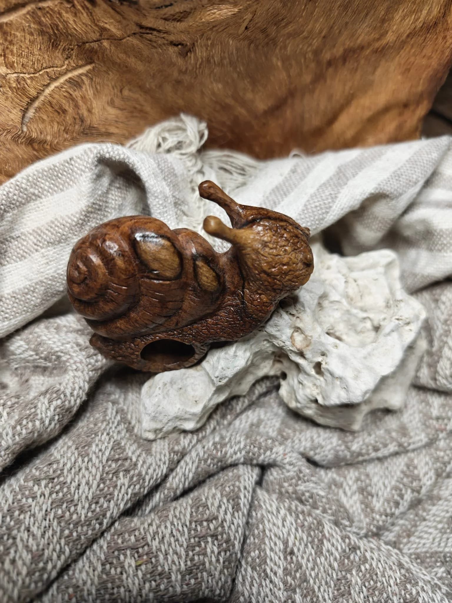 Inel sculptural nuc
