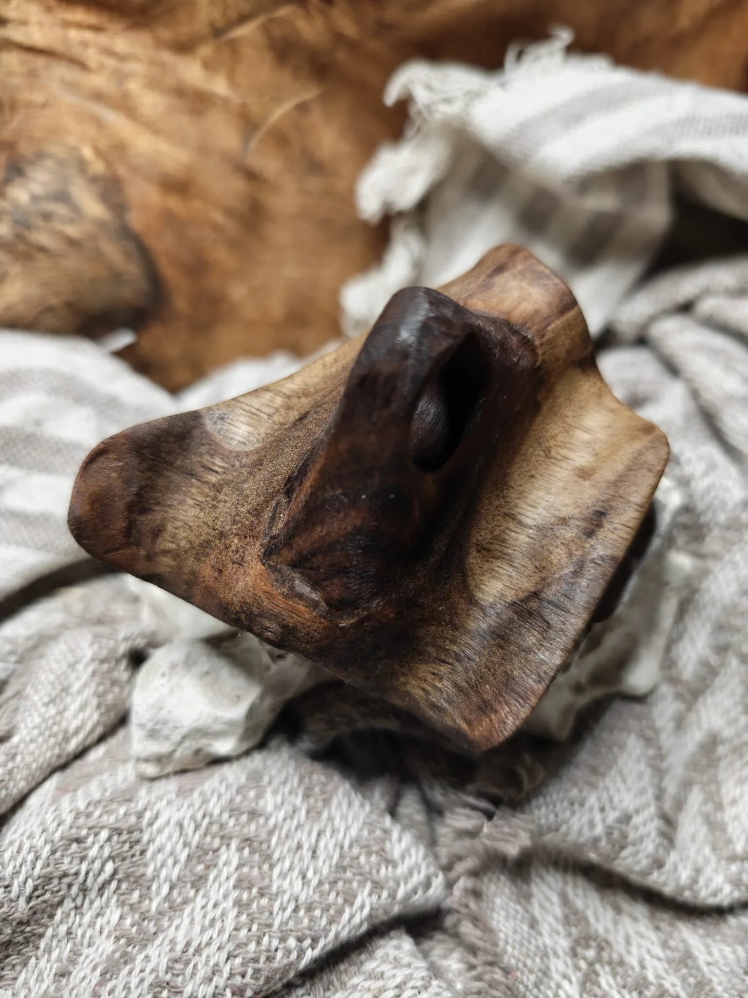Inel sculptural lemn