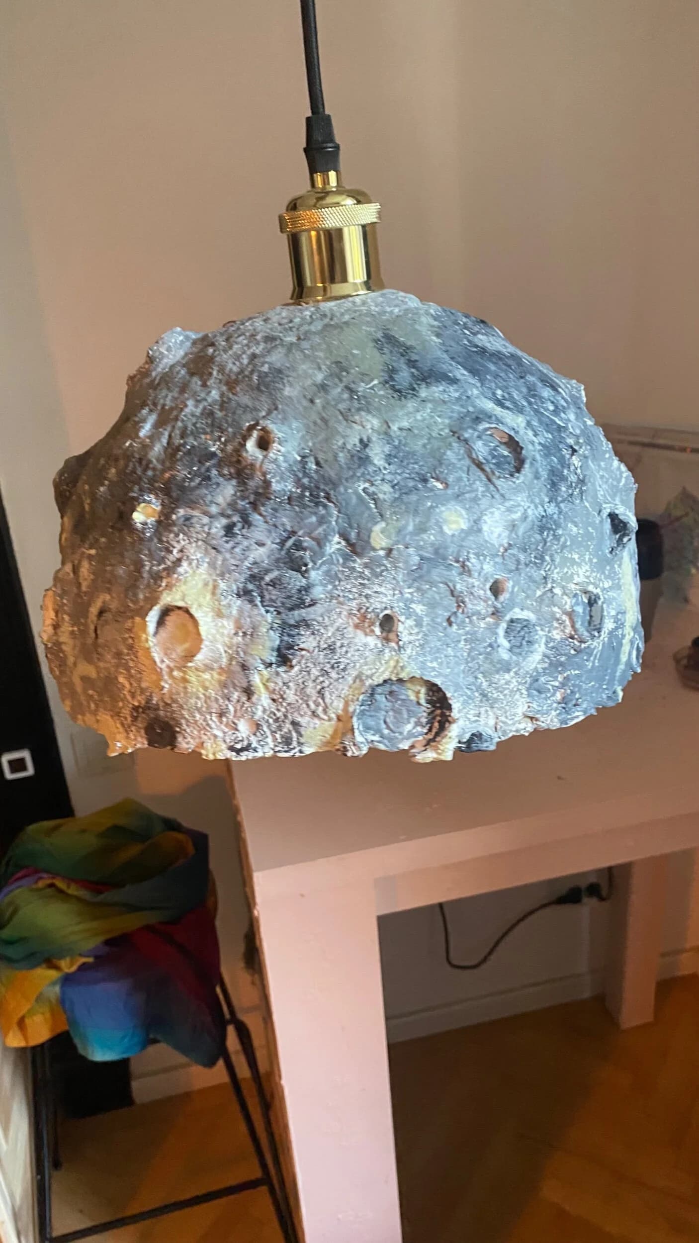 Lustră papier mache reciclat Luna