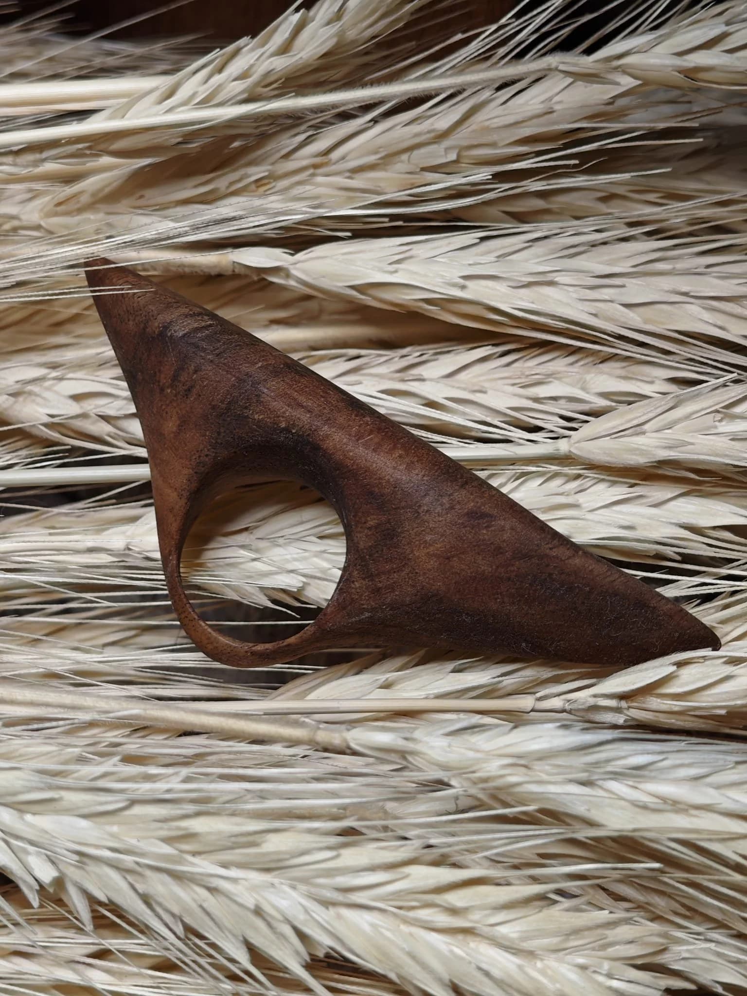 Produse Reciclate Disponibile - inel sculptural nuc - WhatsApp Image 2025-11-06 at 10.54.27 (2).jpeg