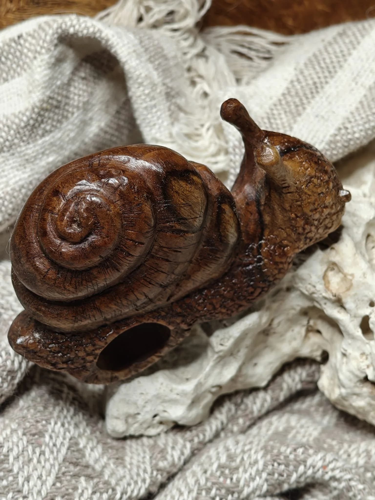 Inel sculptural nuc