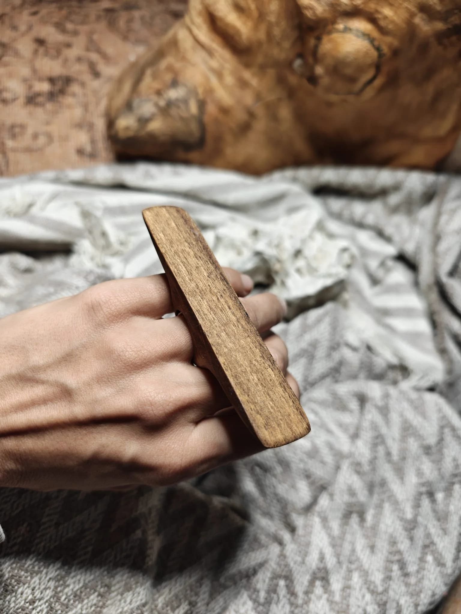 Inel sculptural nuc