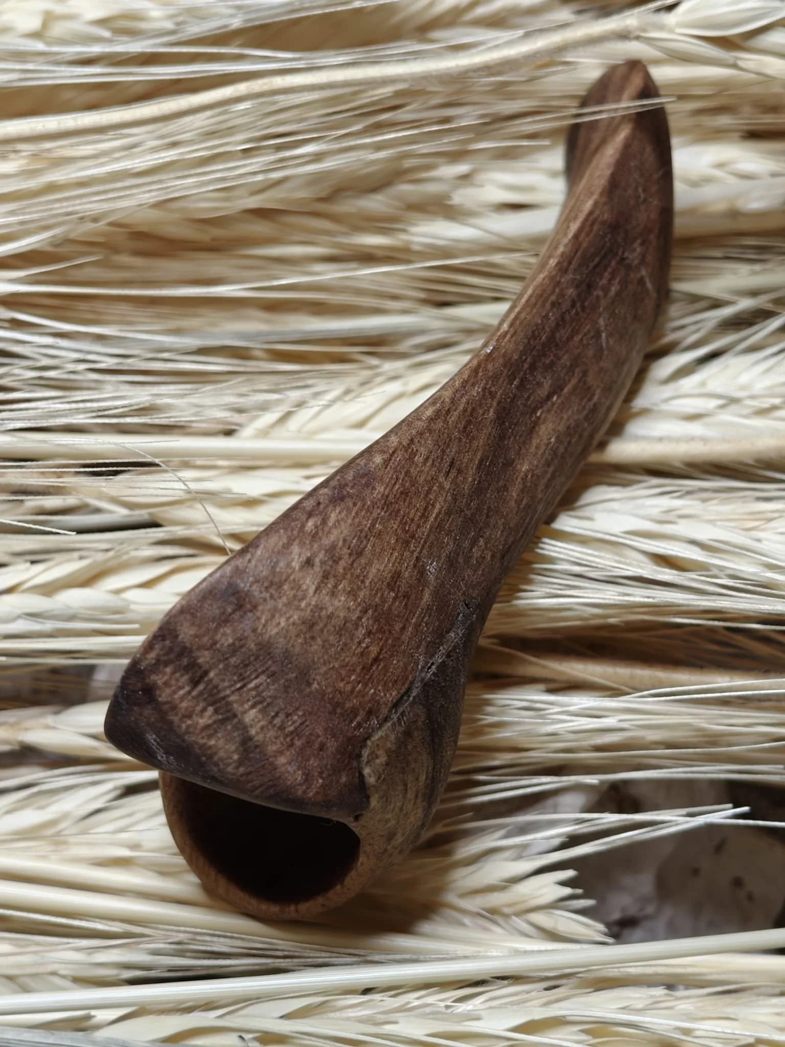Inel sculptural nuc