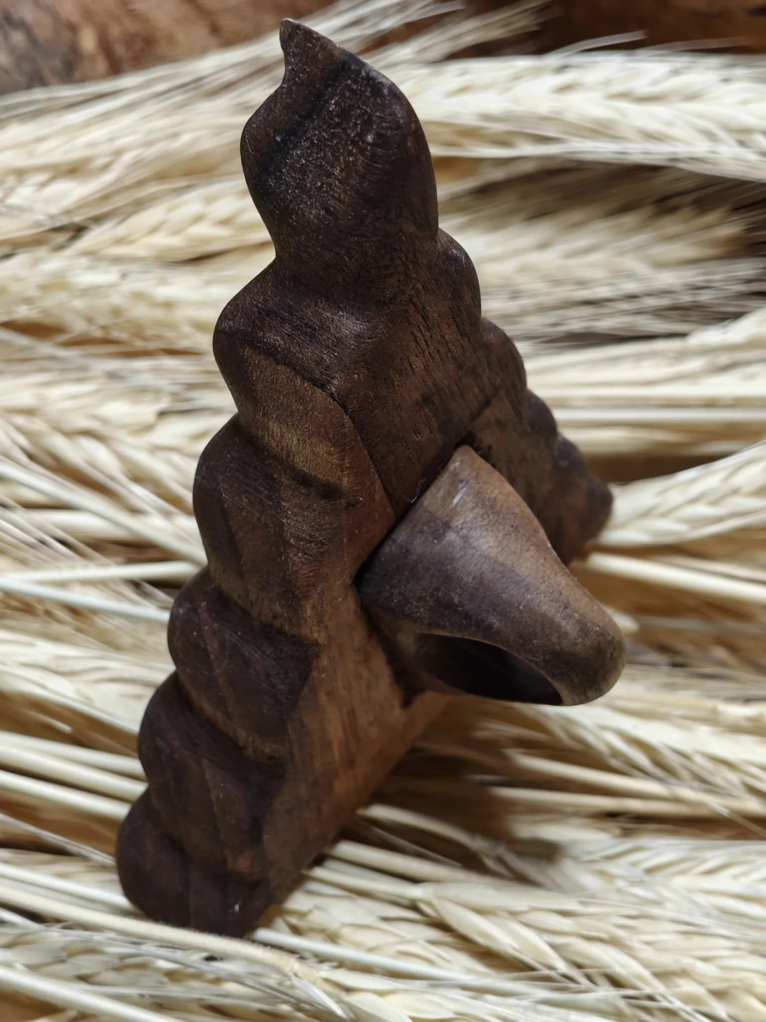Inel sculptural  nuc