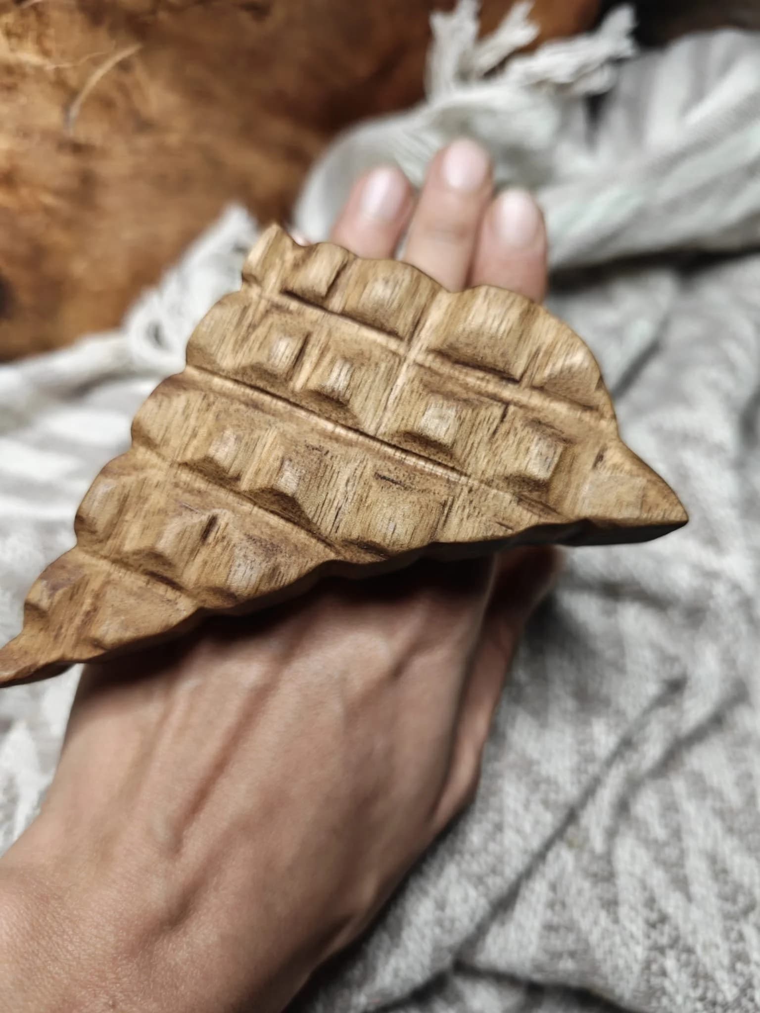 Inel sculptural lemn