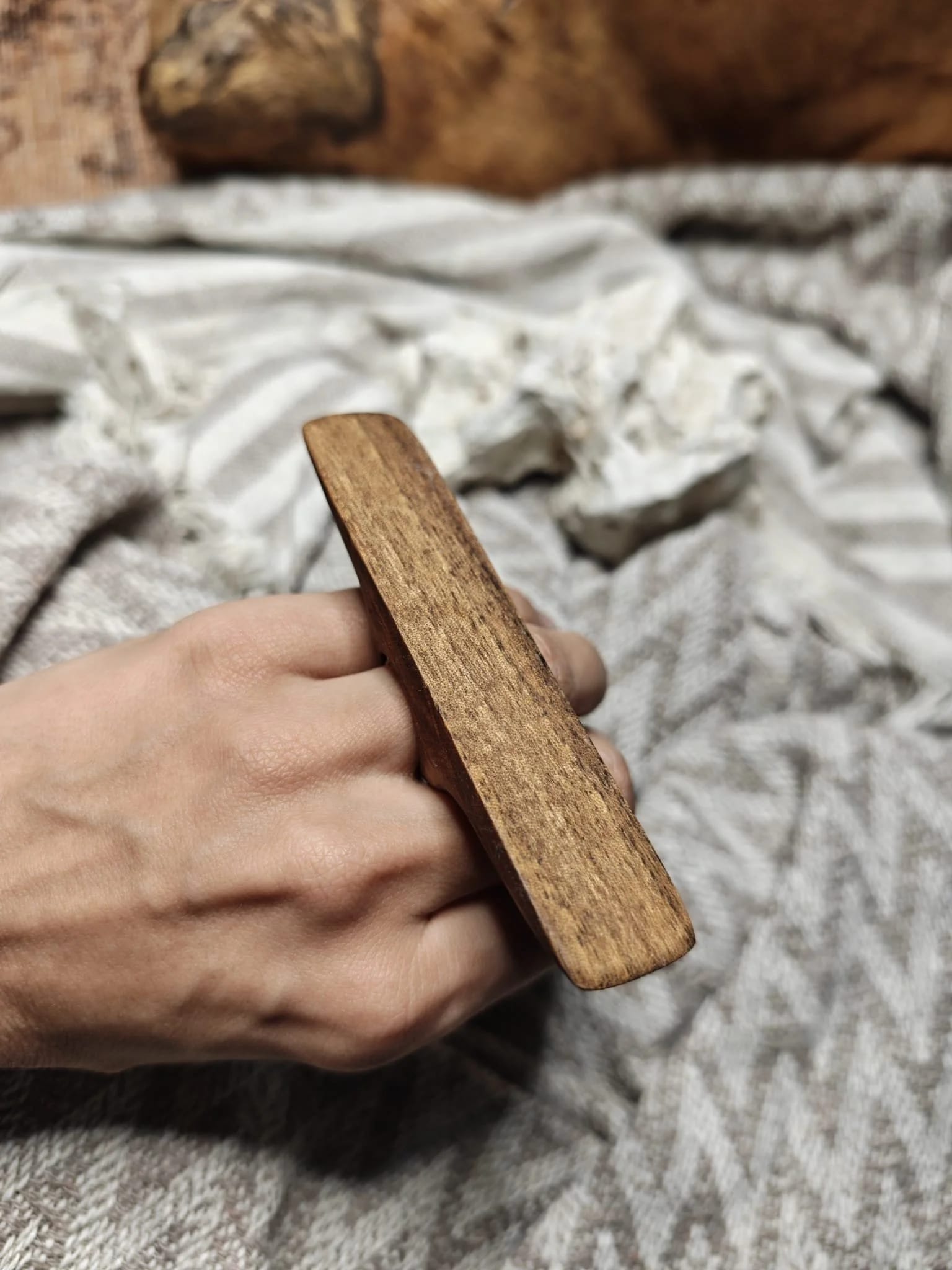 Inel sculptural nuc